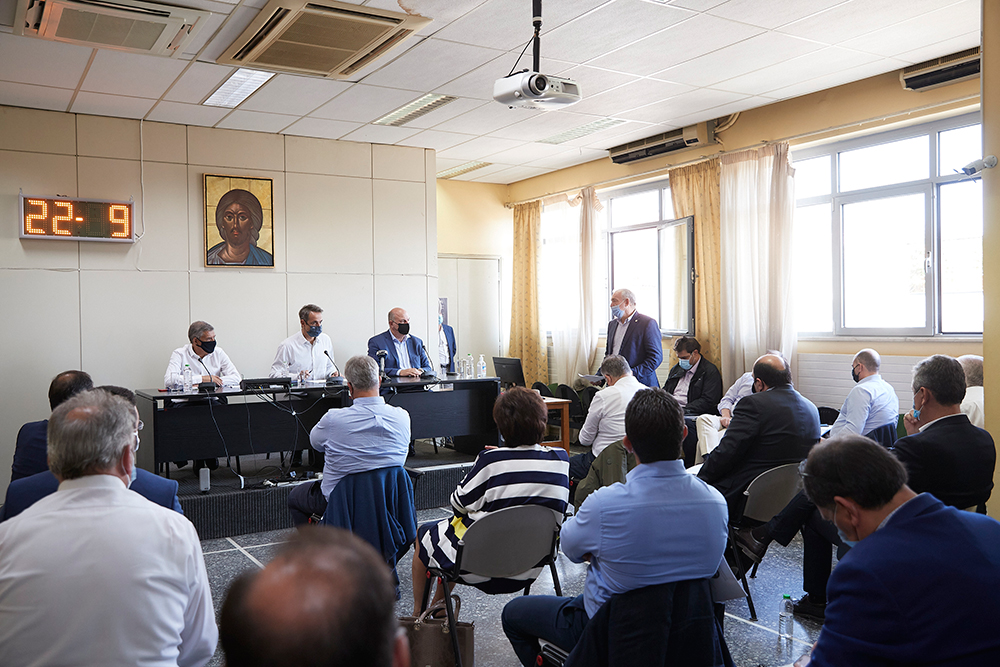 Σε σύσκεψη υπό τον Πρωθυπουργό για την Kαταστροφή στην Καρδίτσα